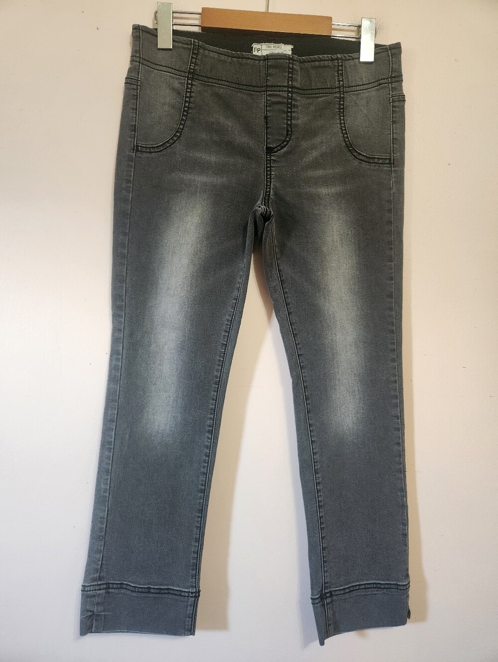 Free People Faded Black Pull-On Cropped Skinny Jeans Stretchy Boho W28